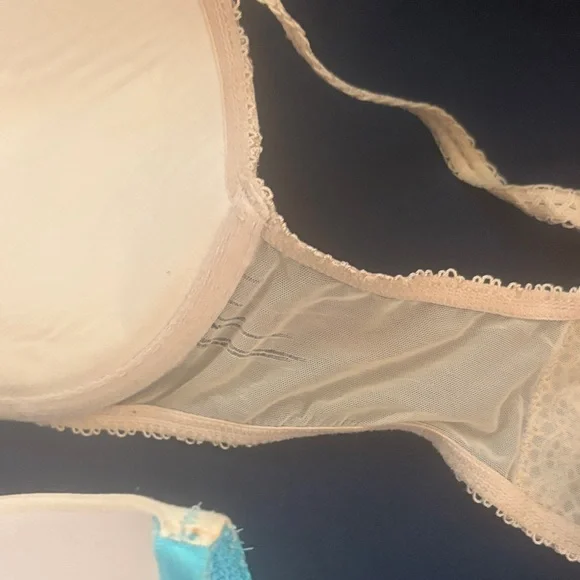 Victoria's Secret Lace Push-Up Bra Set in Hot Pink, Turquoise & Beige - Picture 4 of 10